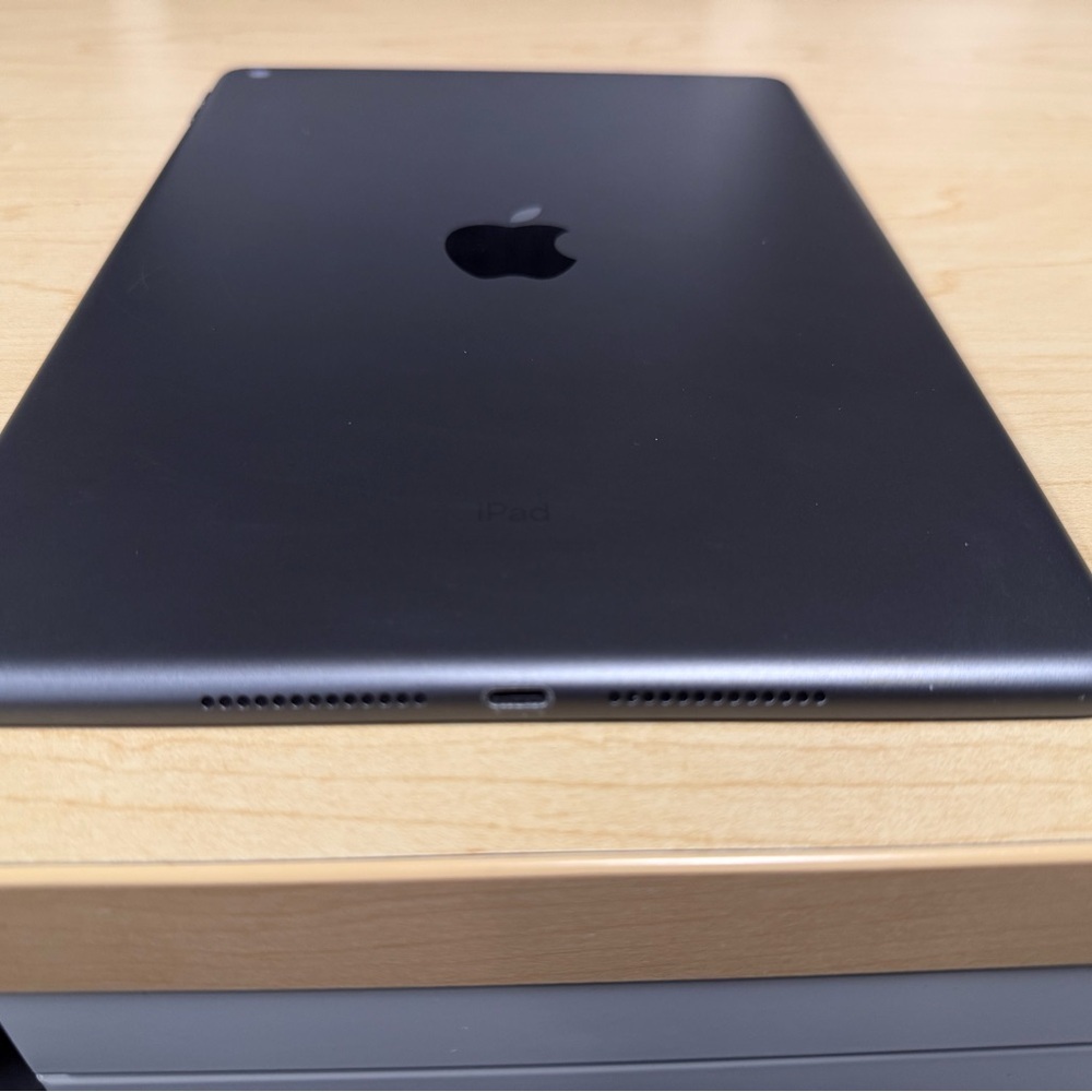 Apple iPad 9th Gen 64GB - Space Gray Black iOS 18.6.2 includes New Case! - Picture 10 of 12